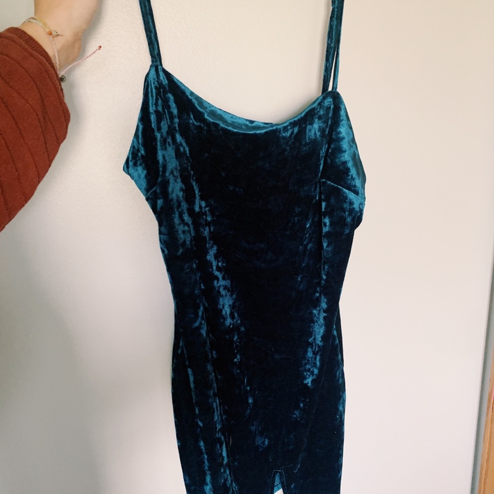 Dress - Picture 4 of 4